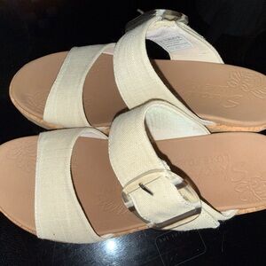 Skechers Tan Buckle Sandals